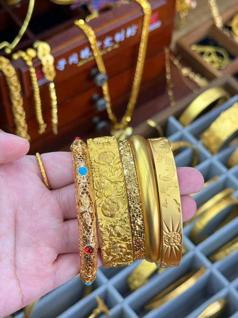 珠宝定制：让每一件作品都成为情感传递的桥梁